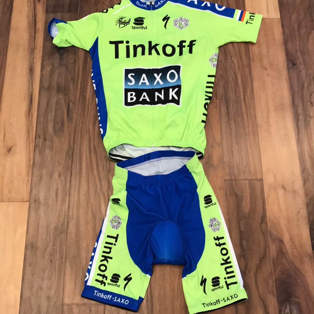 Men’s cycling shirt and shorts Large